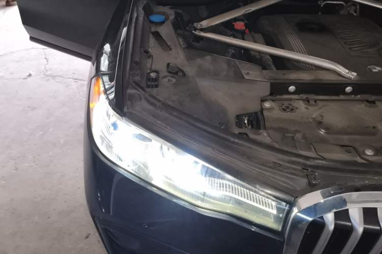 Used BMW X7 2019 xDrive40i Luxury M Sport Package Engine Bay Right