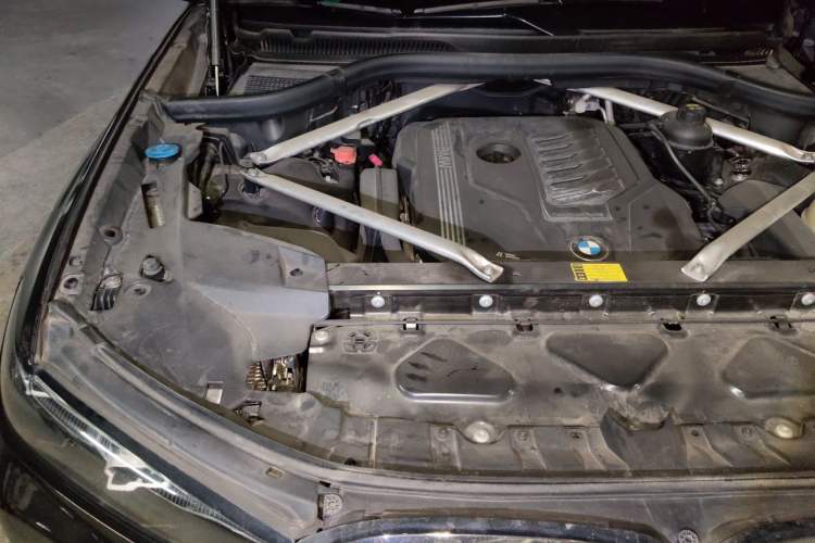 Used BMW X7  Engine Bay Right