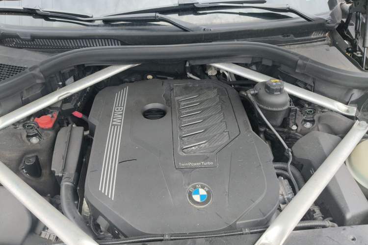 Used BMW X7 2019 xDrive40i Luxury M Sport Package Engine Bay