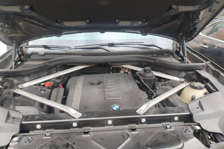 Used BMW X7 2019 xDrive40i Luxury M Sport Package Engine Bay