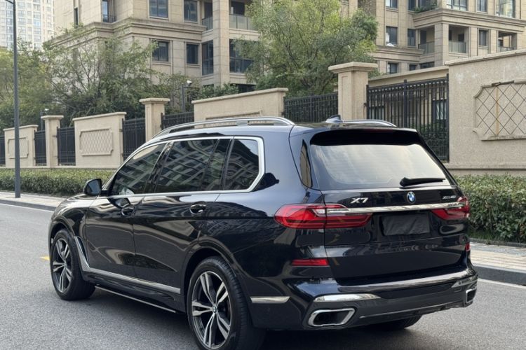 Used BMW X7 2019 xDrive40i Luxury M Sport Package Exterior 3