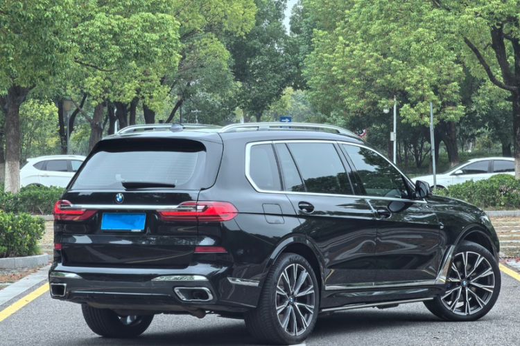 Used BMW X7 2019 xDrive40i Executive Model M Sport Package Exterior 5