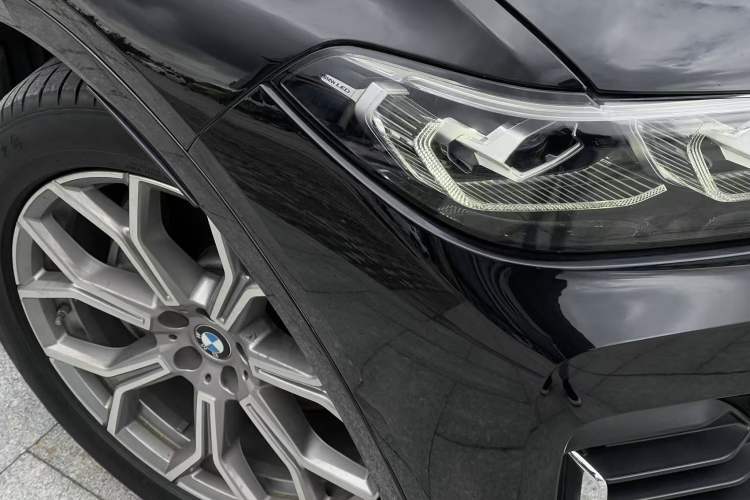 Used BMW X7 2019 xDrive40i Luxury Package with Leading Features Exterior 5