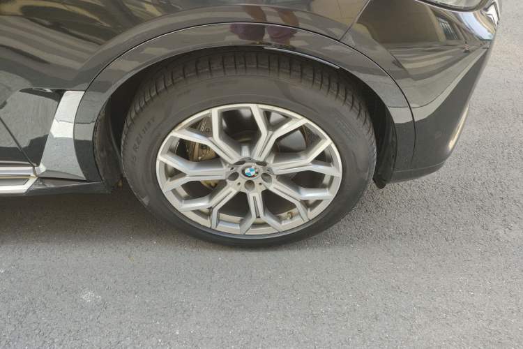 Used BMW X7 2019 xDrive40i Luxury Package with Leading Features Exterior 7