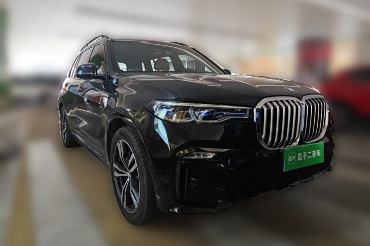 Used BMW X7 2019 xDrive40i Luxury M Sport Package Front Right 45 Deg