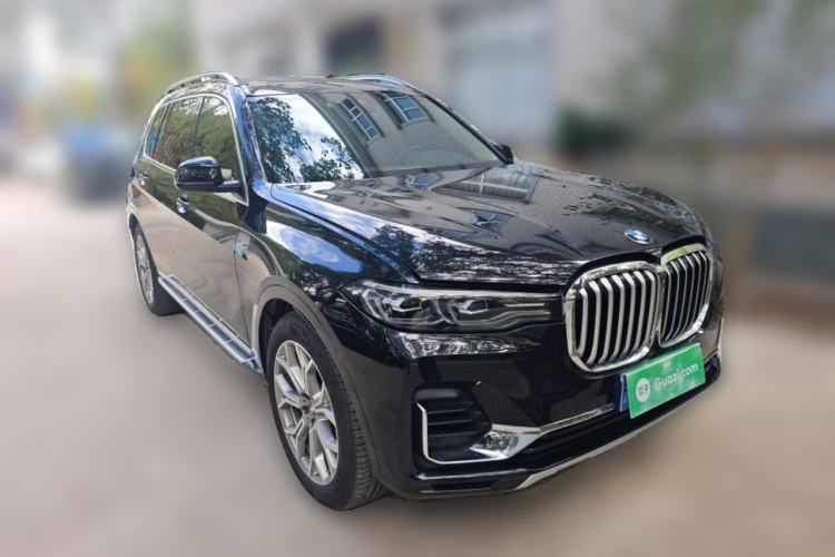Used BMW X7 2019 xDrive40i Luxury Package with Leading Features Front Right 45 Deg