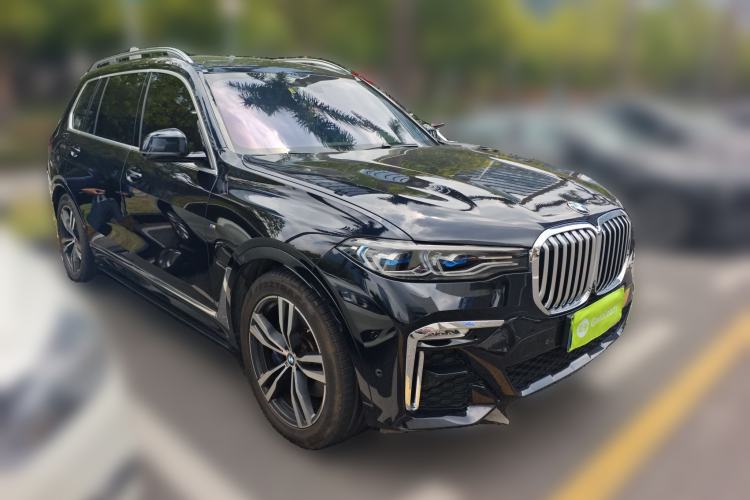 Used BMW X7 2019 xDrive40i Luxury M Sport Package Front Right 45 Deg