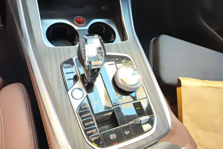 Used BMW X7 2019 xDrive40i Luxury M Sport Package Gear Lever