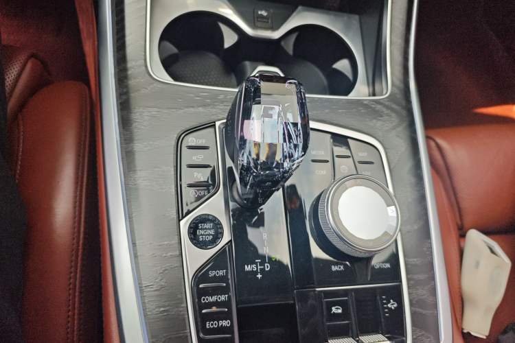 Used BMW X7 2019 xDrive40i Luxury M Sport Package Gear Lever