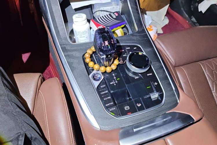 Used BMW X7 2019 xDrive40i Luxury M Sport Package Gear Lever