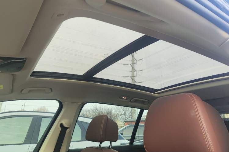 Used BMW X7 2019 xDrive40i Luxury Package with Leading Features Headliner
