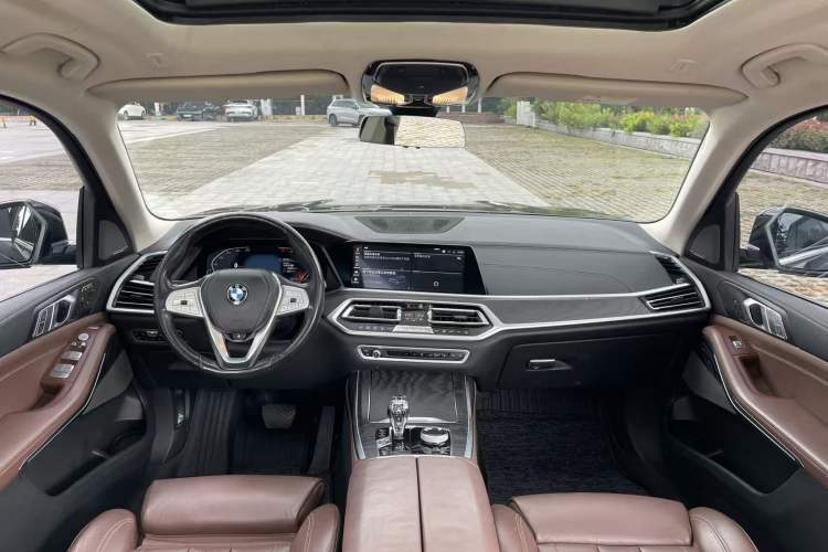 Used BMW X7 2019 xDrive40i Luxury Package with Leading Features Interior 2