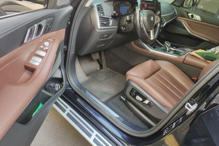 Used BMW X7 2019 xDrive40i Luxury Package with Leading Features Interior 3
