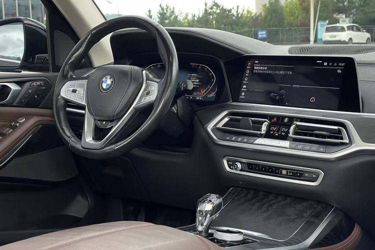 Used BMW X7 2019 xDrive40i Luxury Package with Leading Features Interior 3