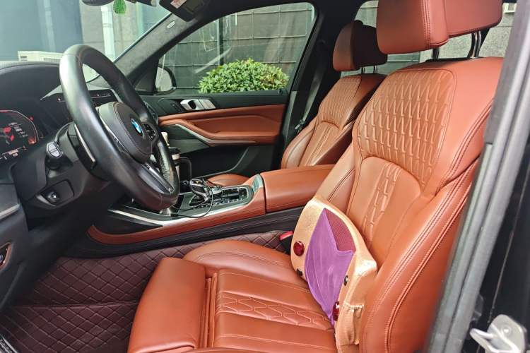 Used BMW X7 2019 xDrive40i Luxury M Sport Package Left Front Seat