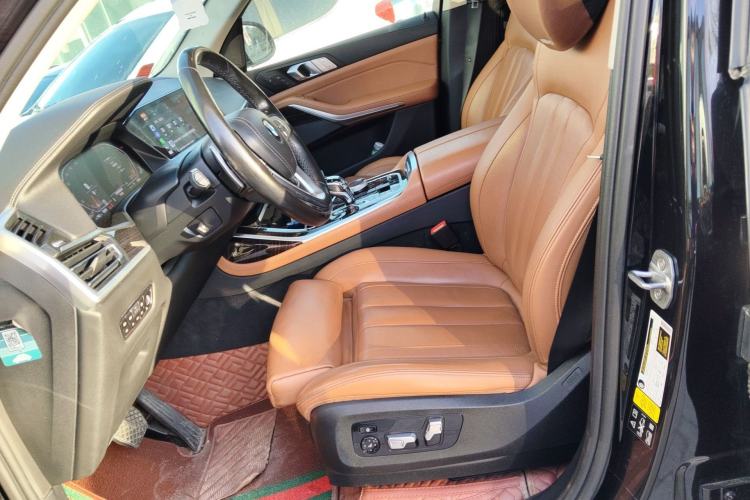 Used BMW X7  Left Front Seat