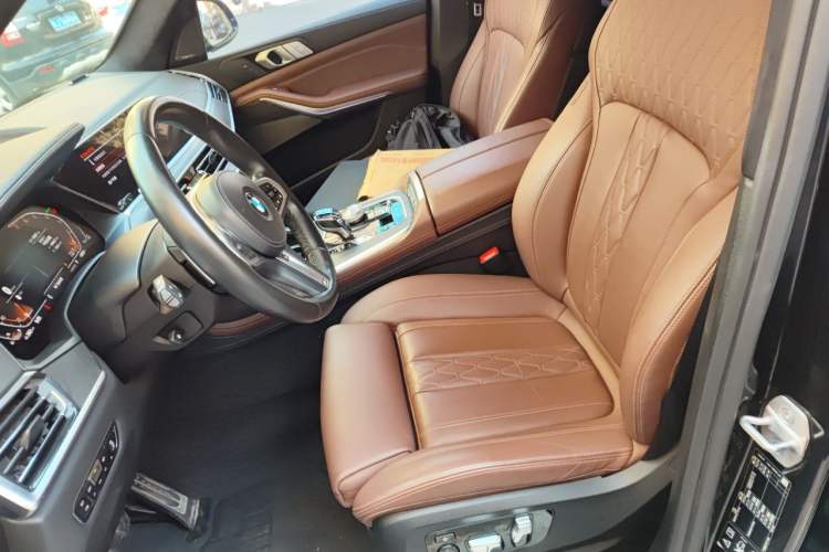 Used BMW X7 2019 xDrive40i Luxury M Sport Package Left Front Seat