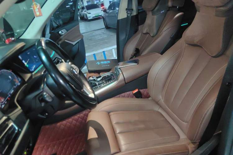 Used BMW X7 2019 xDrive40i Luxury Package with Leading Features Left Front Seat