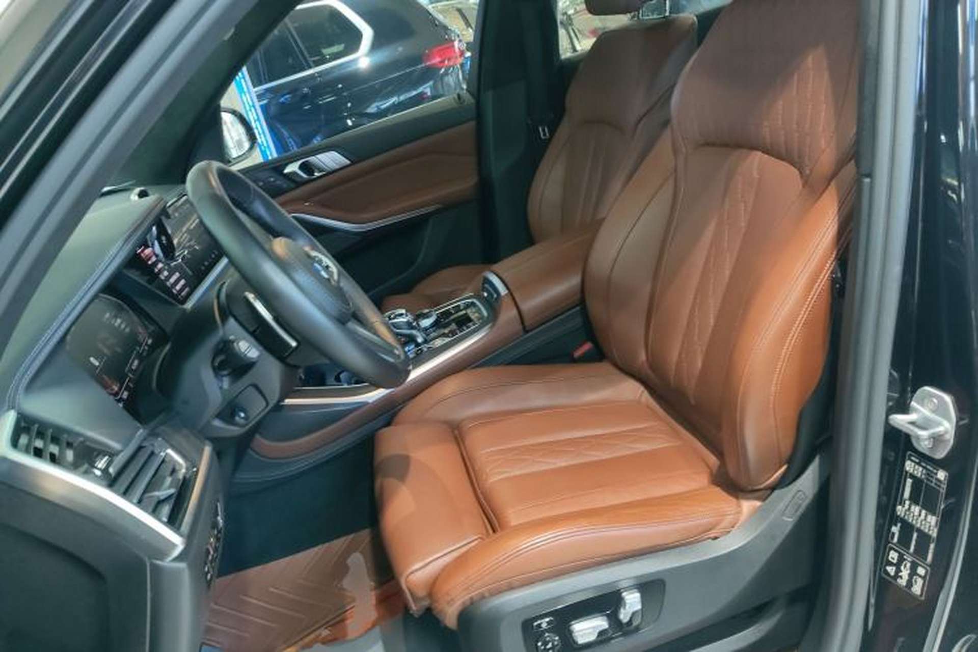 Used BMW X7 2019 xDrive40i Luxury M Sport Package Left Front Seat