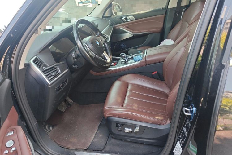 Used BMW X7 2019 xDrive40i Luxury Package with Leading Features Left Front Seat