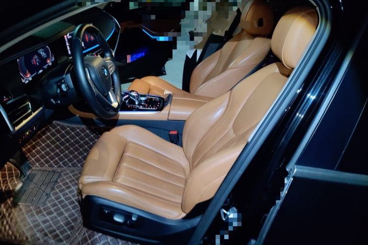 Used BMW X7  Left Front Seat
