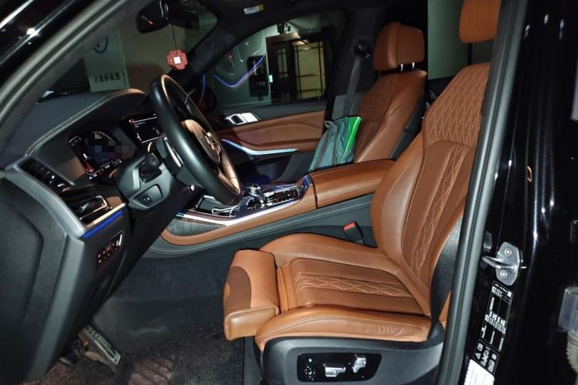 Used BMW X7 2019 xDrive40i Luxury M Sport Package Left Front Seat