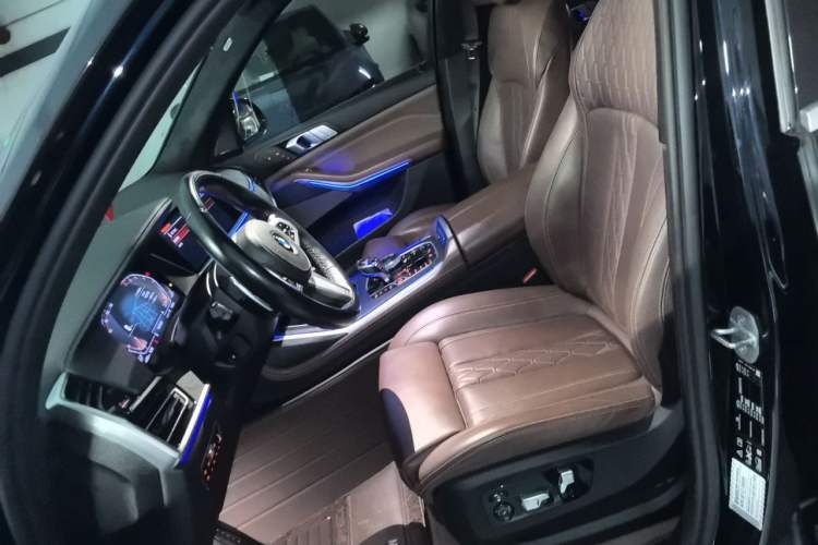 Used BMW X7 2019 xDrive40i Luxury M Sport Package Left Front Seat