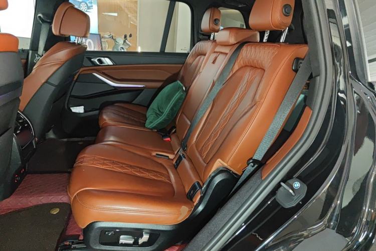 Used BMW X7 2019 xDrive40i Luxury M Sport Package Left Rear Seat