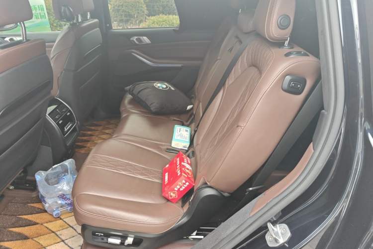 Used BMW X7 2019 xDrive40i Luxury M Sport Package Left Rear Seat