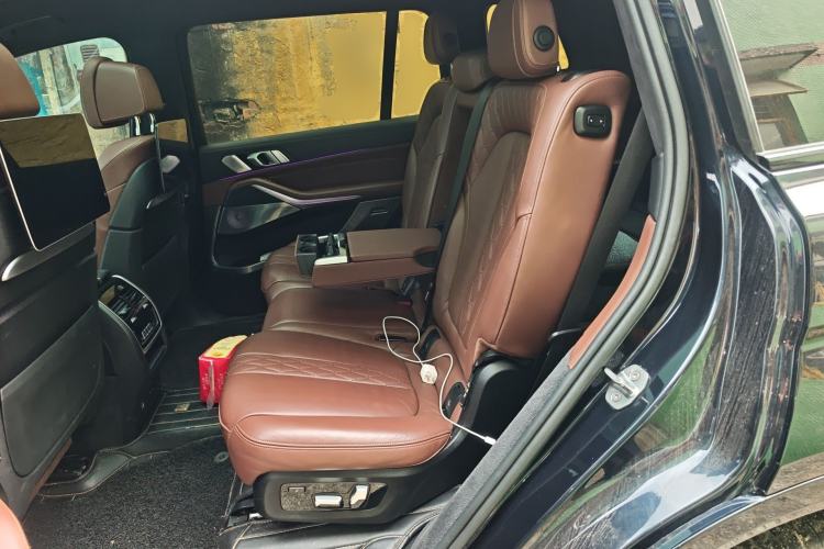 Used BMW X7 2019 xDrive40i Luxury M Sport Package Left Rear Seat