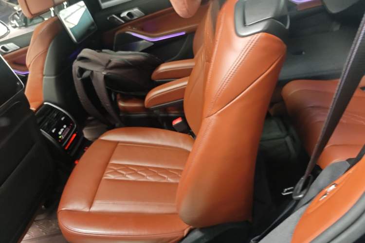 Used BMW X7 2019 xDrive40i Executive Model M Sport Package Left Rear Seat