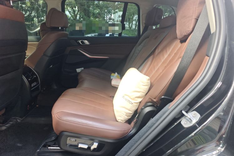 Used BMW X7 2019 xDrive40i Luxury Package with Leading Features Left Rear Seat