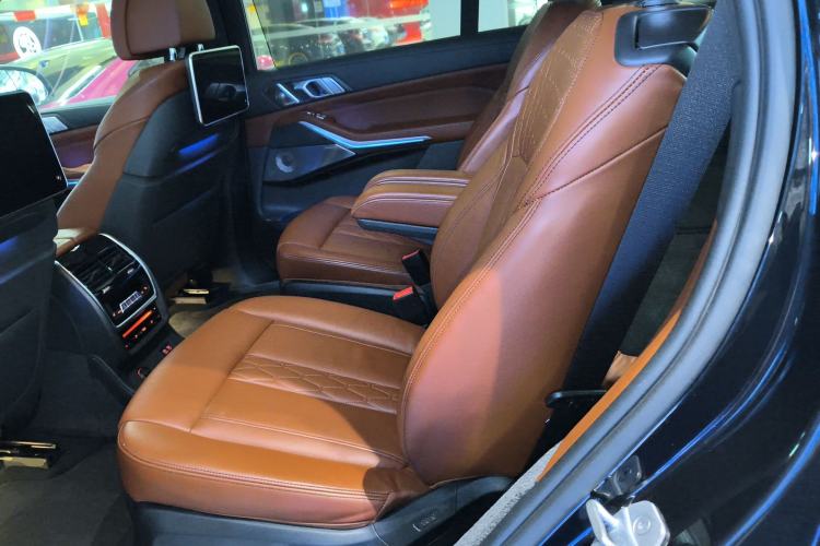 Used BMW X7 2019 xDrive40i Executive Model M Sport Package Left Rear Seat