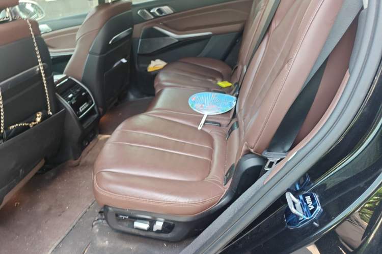Used BMW X7 2019 xDrive40i Luxury Package with Leading Features Left Rear Seat