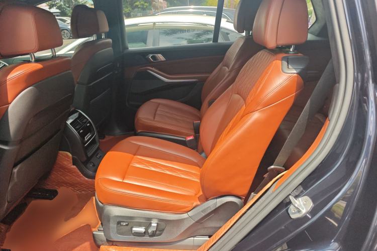 Used BMW X7 2019 xDrive40i Luxury M Sport Package Left Rear Seat