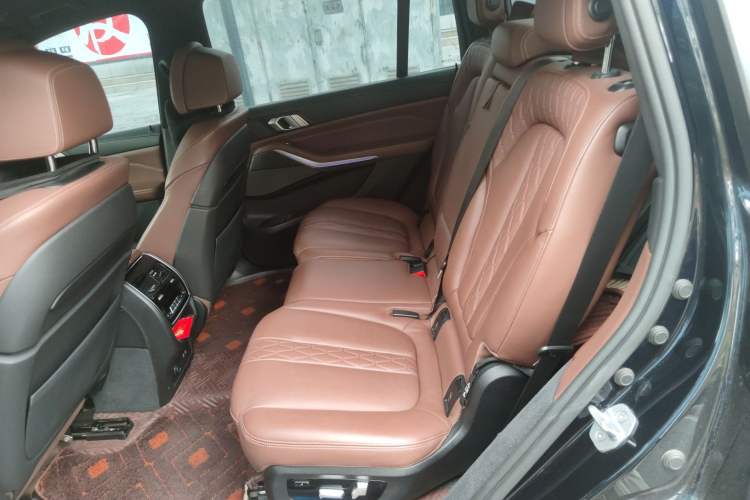 Used BMW X7 2019 xDrive40i Luxury M Sport Package Left Rear Seat