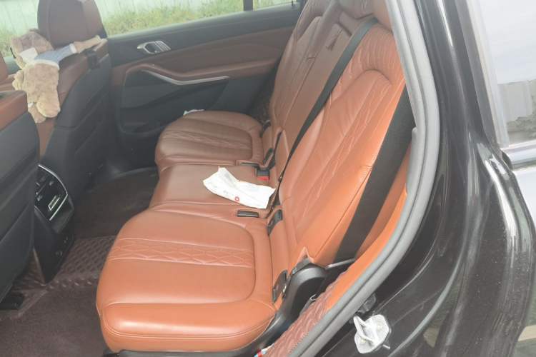 Used BMW X7 2019 xDrive40i Luxury M Sport Package Left Rear Seat