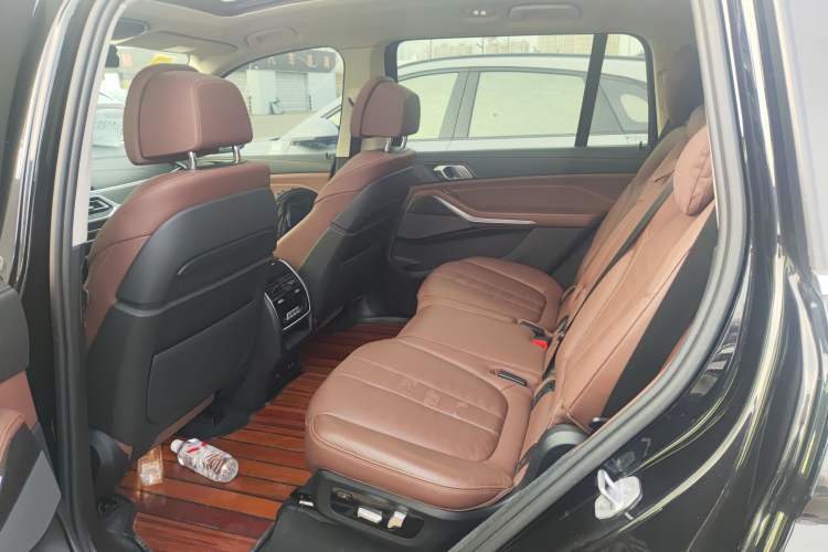 Used BMW X7 2019 xDrive40i Luxury Package with Leading Features Left Rear Seat