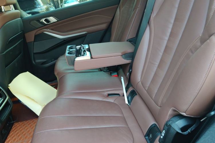Used BMW X7 2019 xDrive40i Luxury Package with Leading Features Left Rear Seat