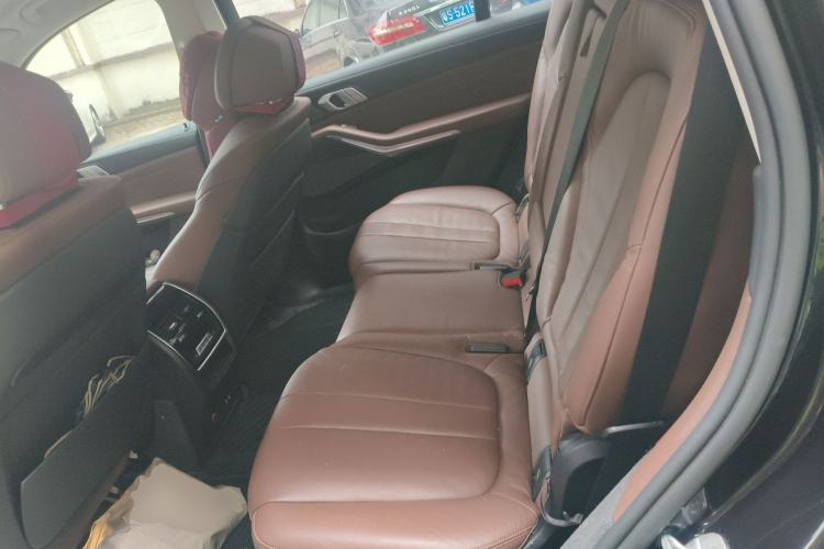 Used BMW X7 2019 xDrive40i Luxury Package with Leading Features Left Rear Seat