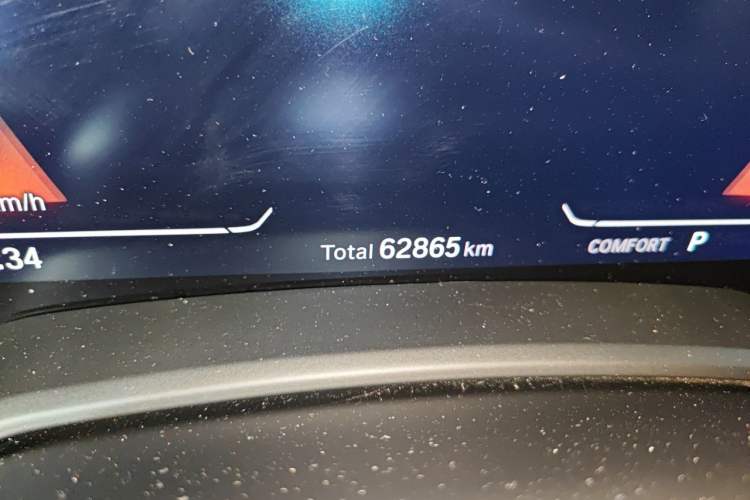 Used BMW X7 2019 xDrive40i Luxury M Sport Package Odometer Close Up