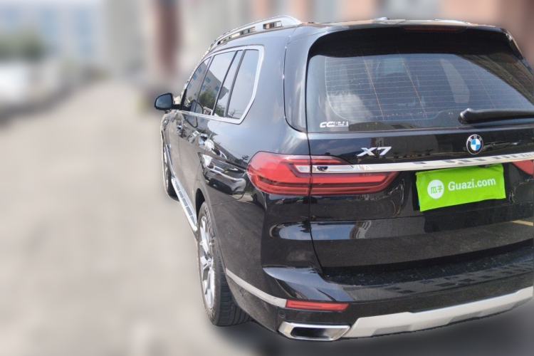Used BMW X7 2019 xDrive40i Luxury Package with Leading Features Rear Left 45 Deg