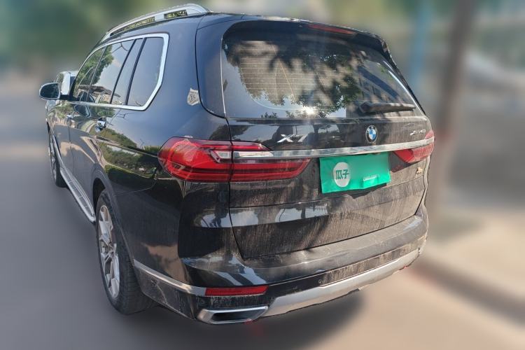 Used BMW X7 2019 xDrive40i Luxury Package with Leading Features Rear Left 45 Deg