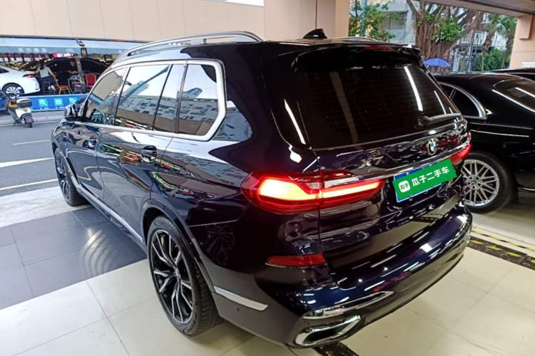 Used BMW X7 2019 xDrive40i Executive Model M Sport Package Rear Left 45 Deg