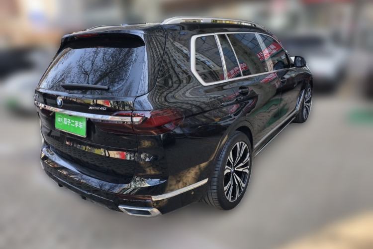Used BMW X7 2019 xDrive40i Luxury Package with Leading Features Rear Right 45 Deg