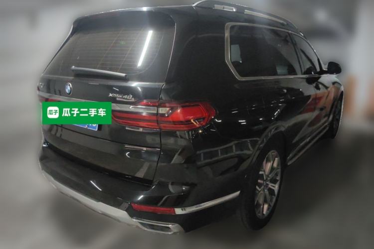 Used BMW X7 2019 xDrive40i Luxury Package with Leading Features Rear Right 45 Deg