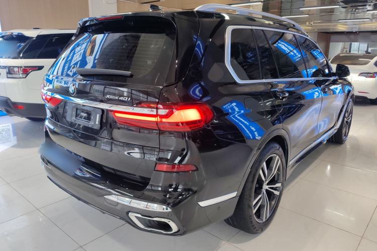 Used BMW X7 2019 xDrive40i Luxury M Sport Package Rear Right 45 Deg