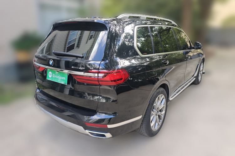 Used BMW X7 2019 xDrive40i Luxury Package with Leading Features Rear Right 45 Deg