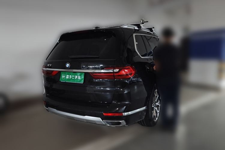 Used BMW X7 2019 xDrive40i Luxury Package with Leading Features Rear Right 45 Deg