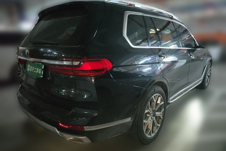 Used BMW X7 2019 xDrive40i Luxury Package with Leading Features Rear Right 45 Deg